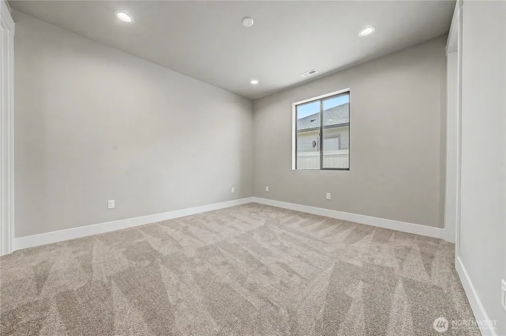 574 S Oasis Loop East Wenatchee WA 98802
