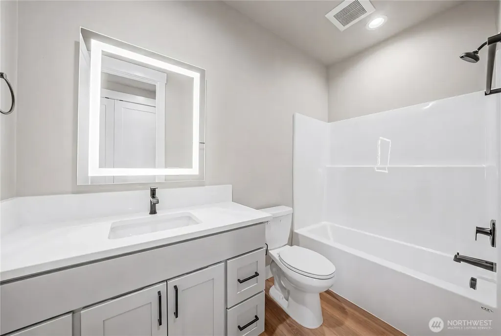 574 S Oasis Loop East Wenatchee WA 98802
