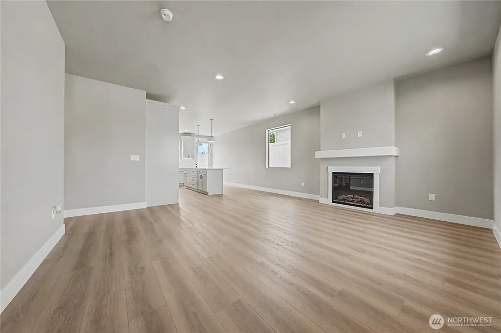574 S Oasis Loop East Wenatchee WA 98802