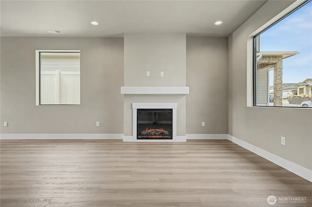574 S Oasis Loop East Wenatchee WA 98802