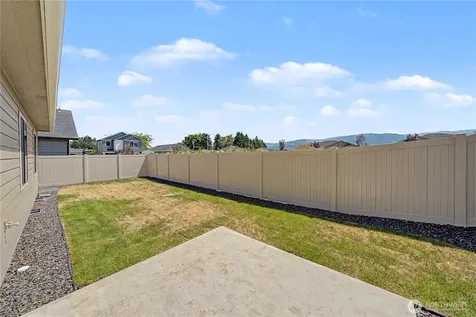 574 S Oasis Loop East Wenatchee WA 98802