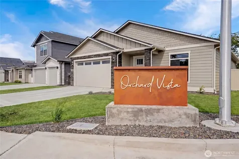 574 S Oasis Loop East Wenatchee WA 98802