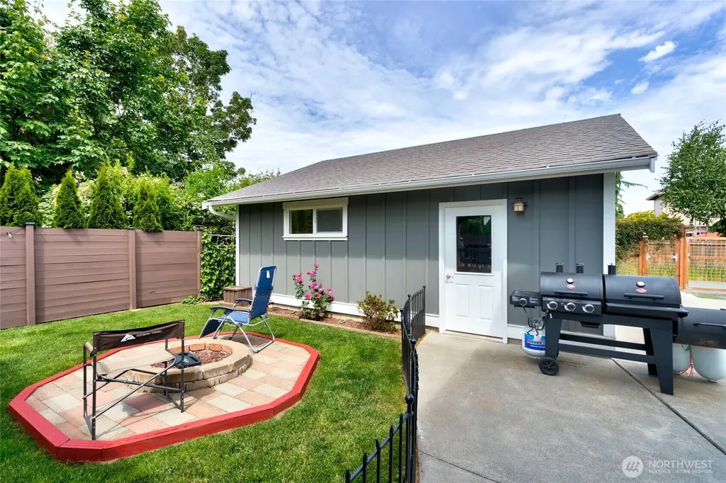 3608 W Fifth Anacortes WA 98221