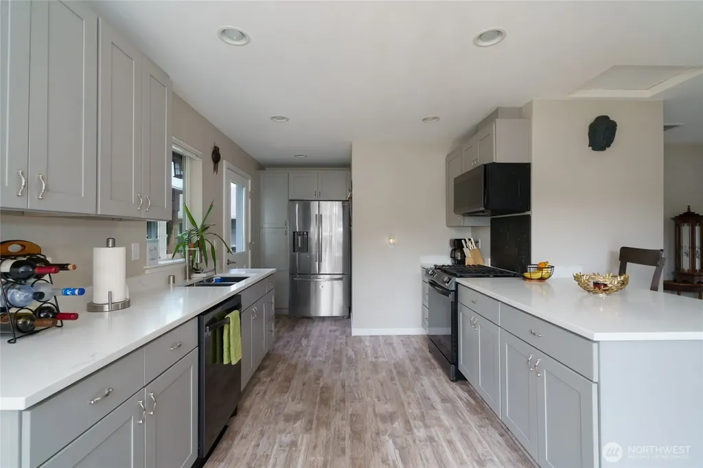 3608 W Fifth Anacortes WA 98221