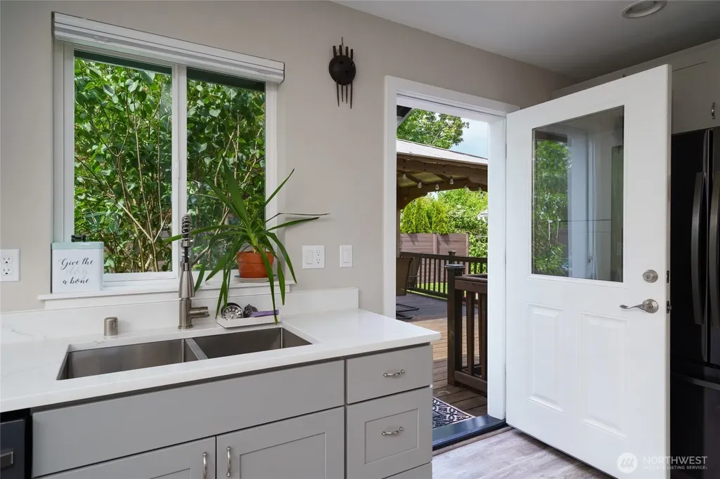 3608 W Fifth Anacortes WA 98221