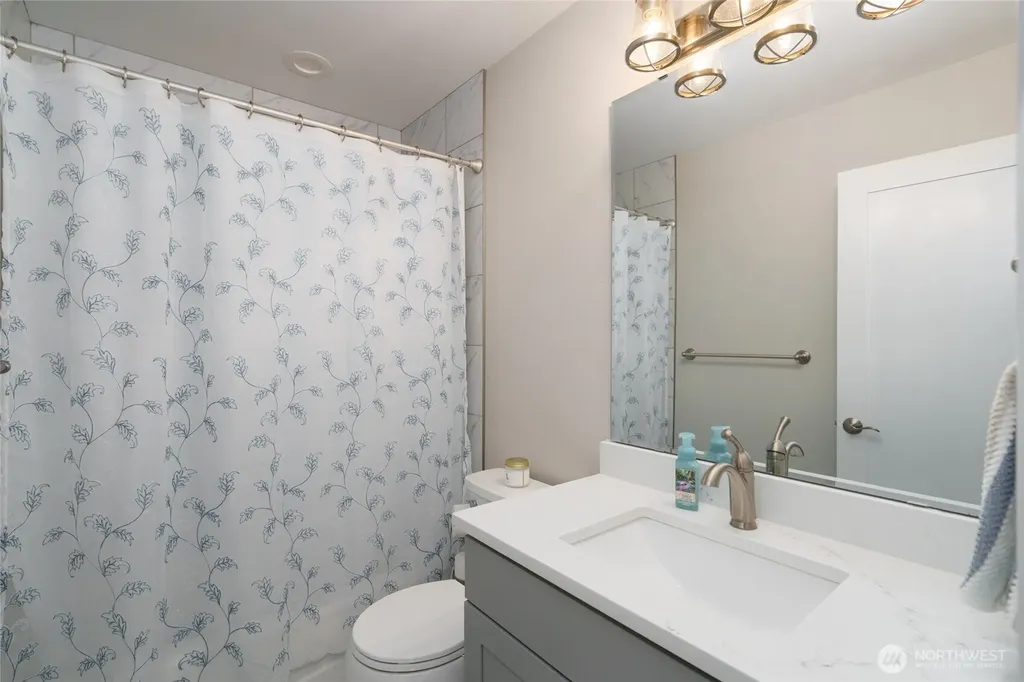 3608 W Fifth Anacortes WA 98221