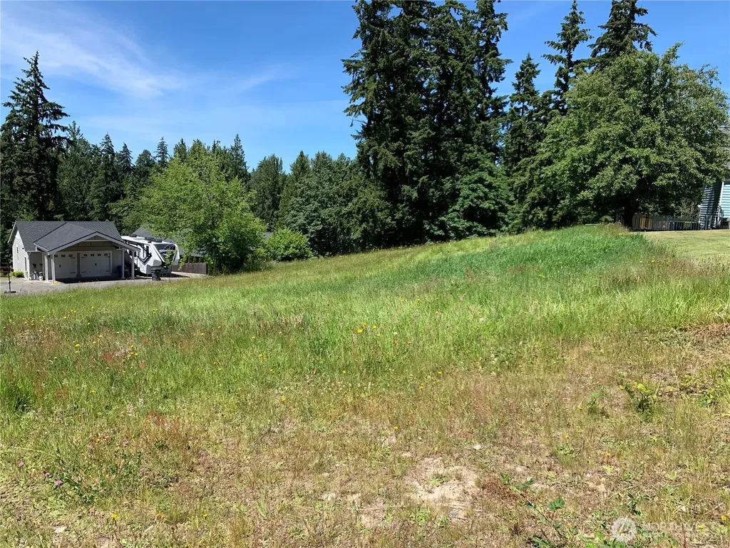 9805 31st Street E Edgewood WA 98371