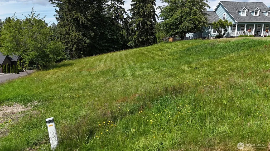 9805 31st Street E Edgewood WA 98371