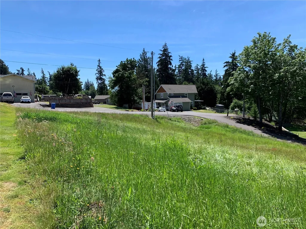 9805 31st Street E Edgewood WA 98371