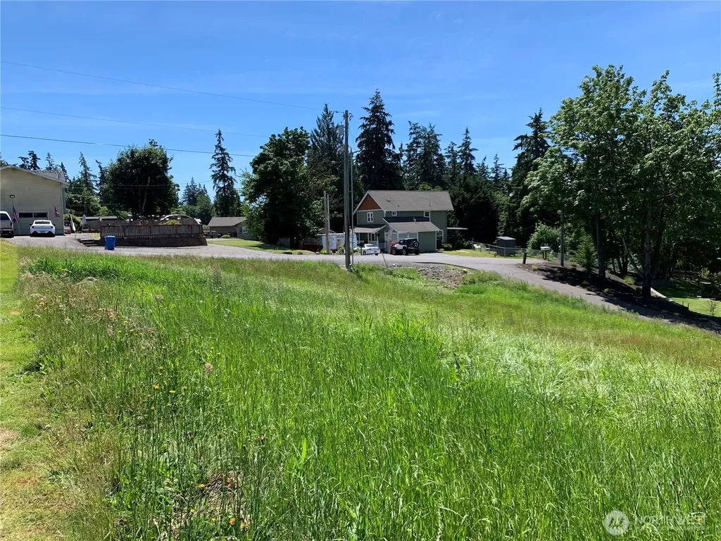 9805 31st Street E Edgewood WA 98371
