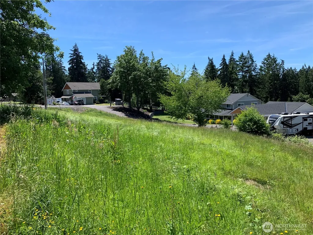 9805 31st Street E Edgewood WA 98371
