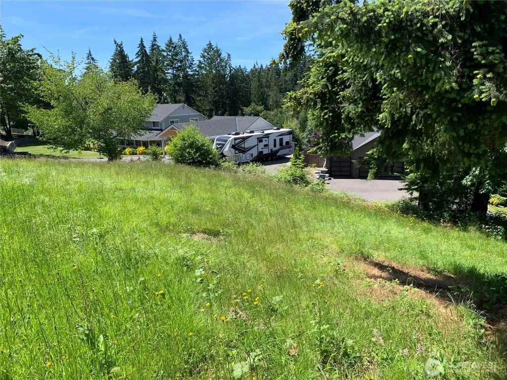 9805 31st Street E Edgewood WA 98371
