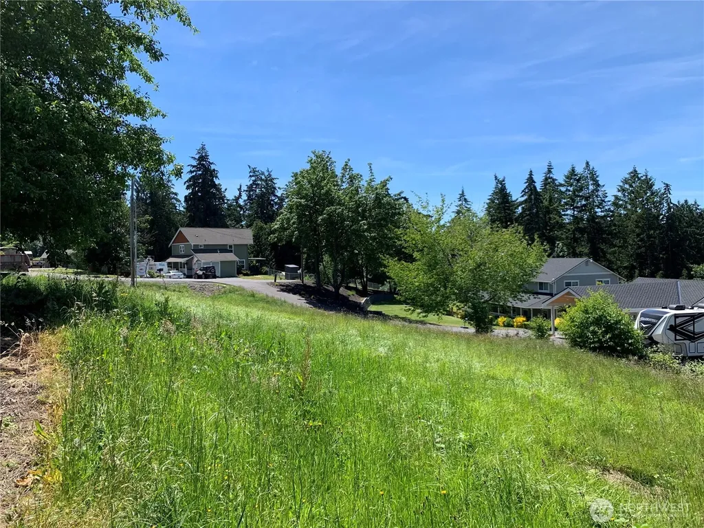 9805 31st Street E Edgewood WA 98371