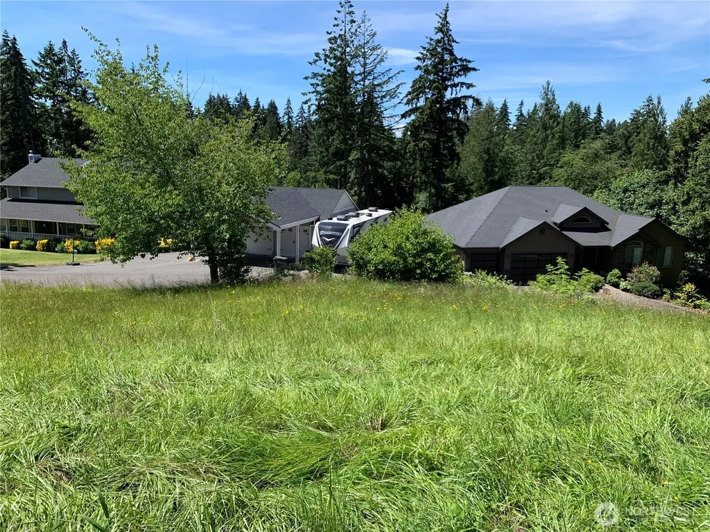 9805 31st Street E Edgewood WA 98371
