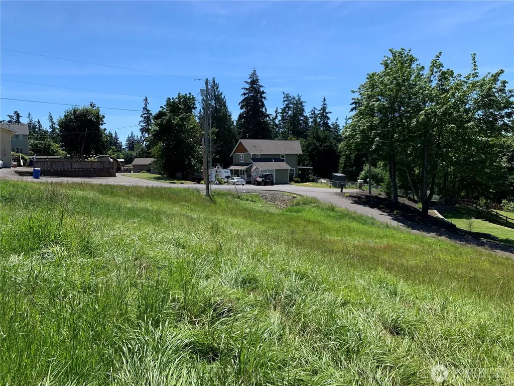 9805 31st Street E Edgewood WA 98371