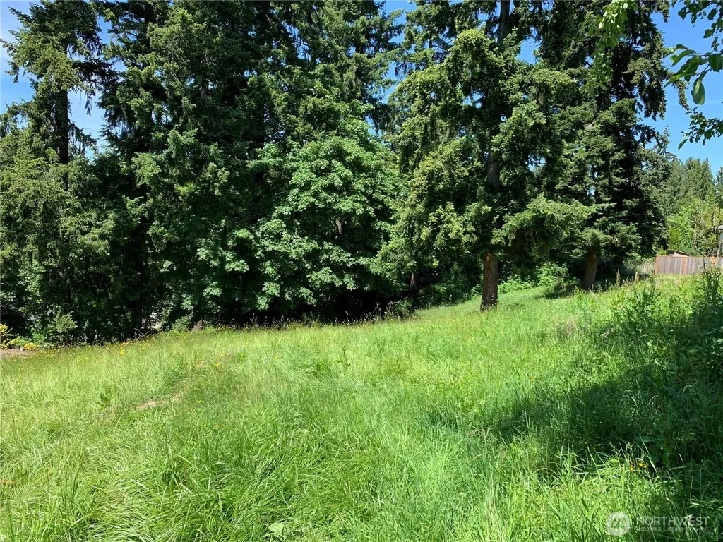 9805 31st Street E Edgewood WA 98371