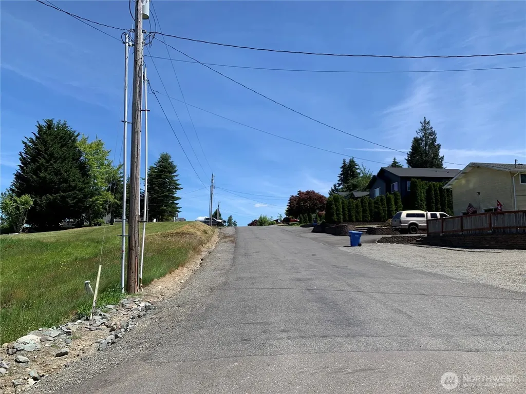 9805 31st Street E Edgewood WA 98371