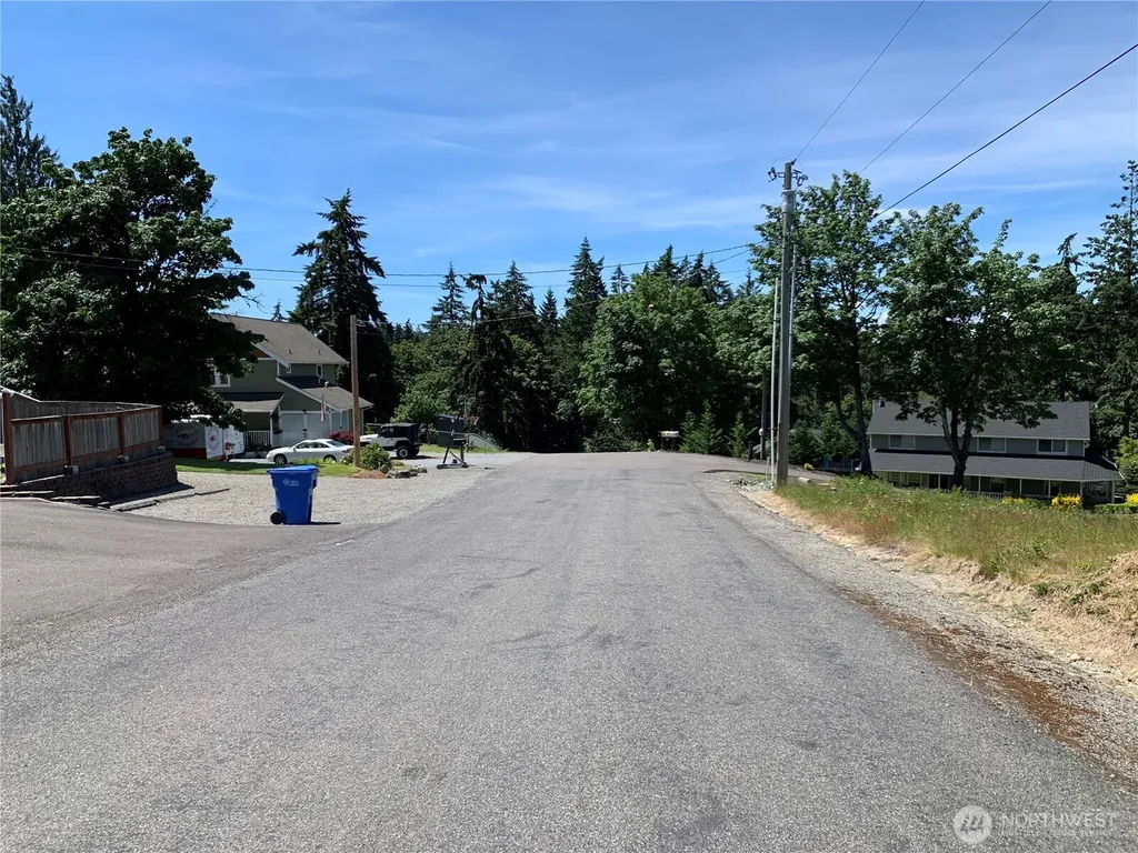 9805 31st Street E Edgewood WA 98371