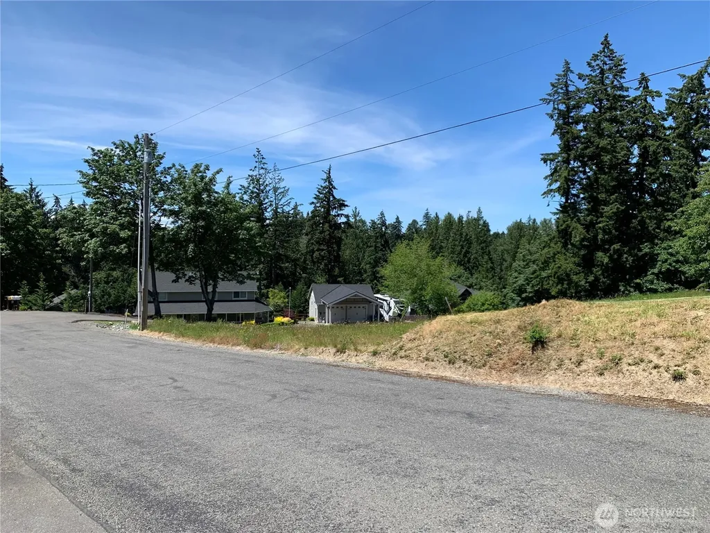 9805 31st Street E Edgewood WA 98371