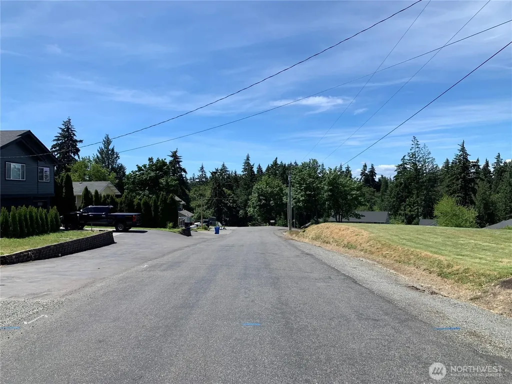 9805 31st Street E Edgewood WA 98371
