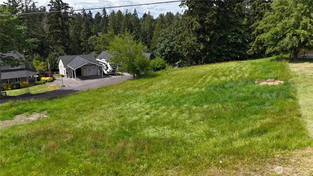 9805 31st Street E Edgewood WA 98371