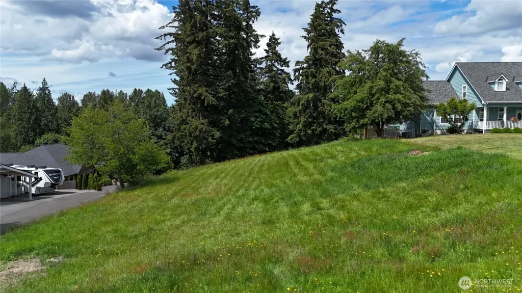 9805 31st Street E Edgewood WA 98371