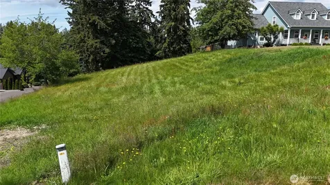 9805 31st Street E Edgewood WA 98371