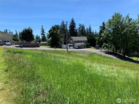 9805 31st Street E Edgewood WA 98371
