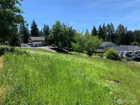 9805 31st Street E Edgewood WA 98371