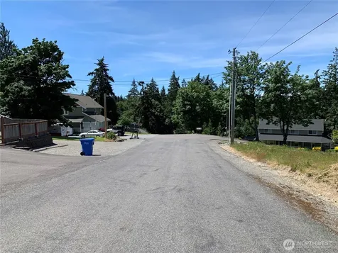 9805 31st Street E Edgewood WA 98371