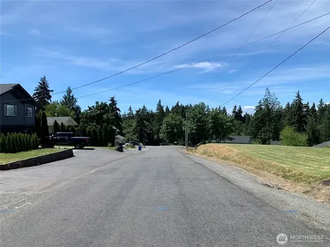 9805 31st Street E Edgewood WA 98371