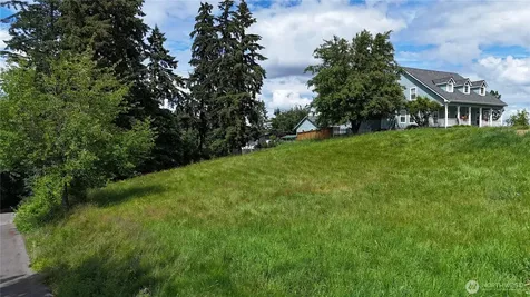 9805 31st Street E Edgewood WA 98371