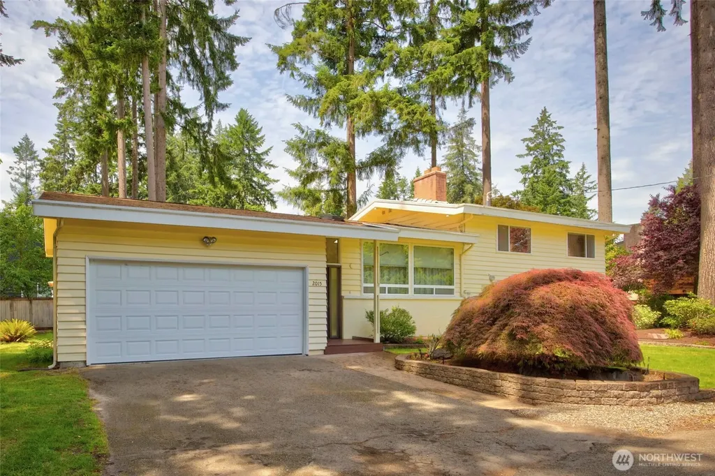 2015 152nd Place SE Bellevue WA 98007