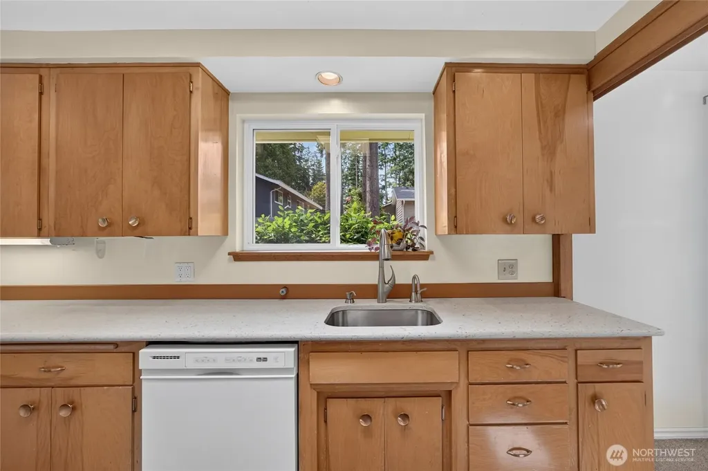 2015 152nd Place SE Bellevue WA 98007
