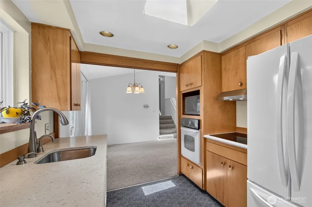 2015 152nd Place SE Bellevue WA 98007