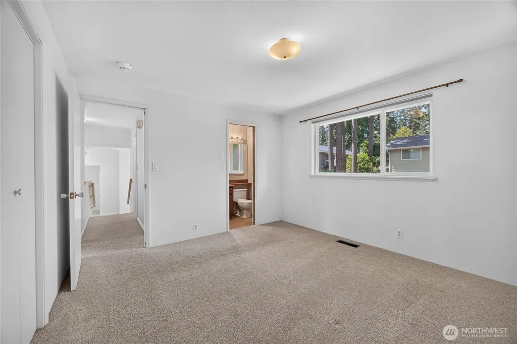 2015 152nd Place SE Bellevue WA 98007