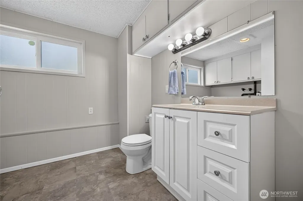 2015 152nd Place SE Bellevue WA 98007