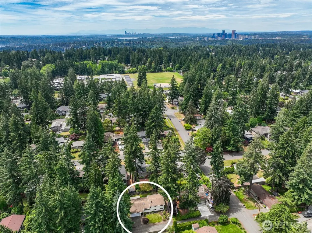 2015 152nd Place SE Bellevue WA 98007