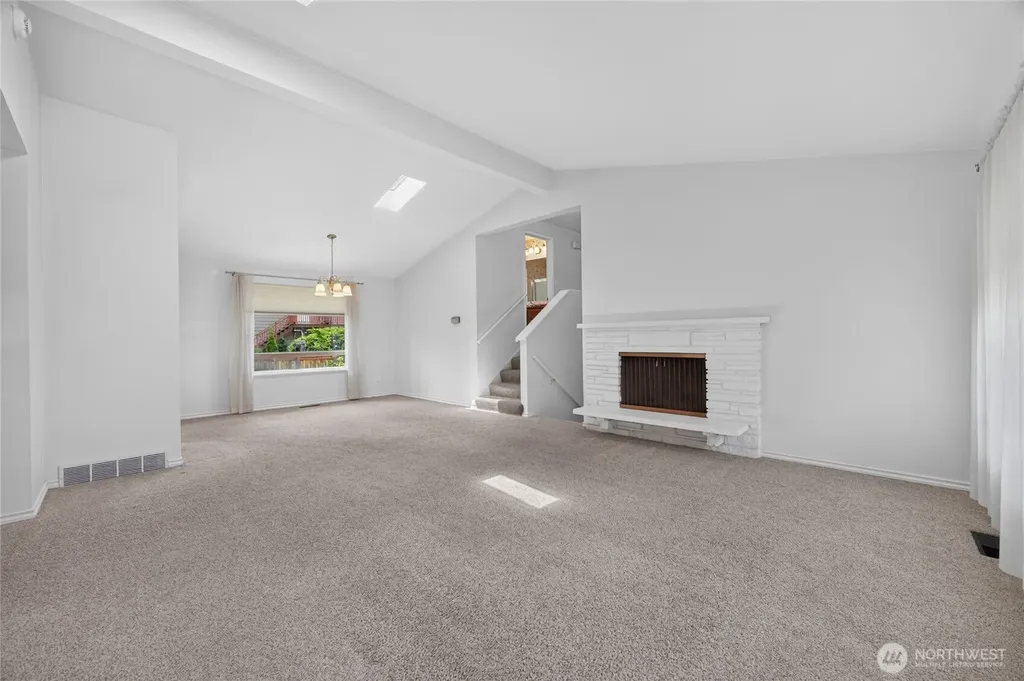 2015 152nd Place SE Bellevue WA 98007