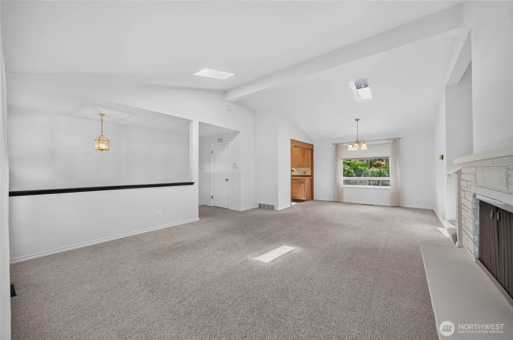 2015 152nd Place SE Bellevue WA 98007