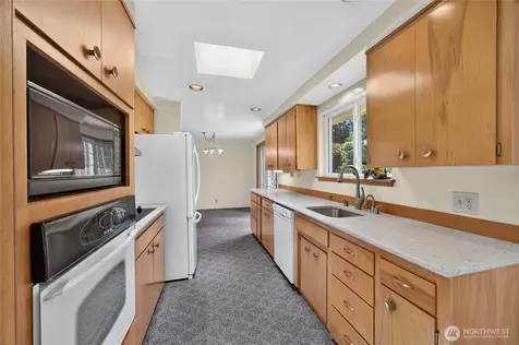 2015 152nd Place SE Bellevue WA 98007