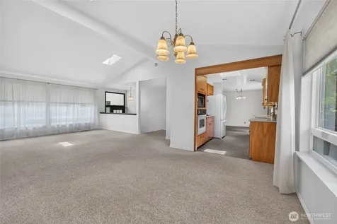 2015 152nd Place SE Bellevue WA 98007