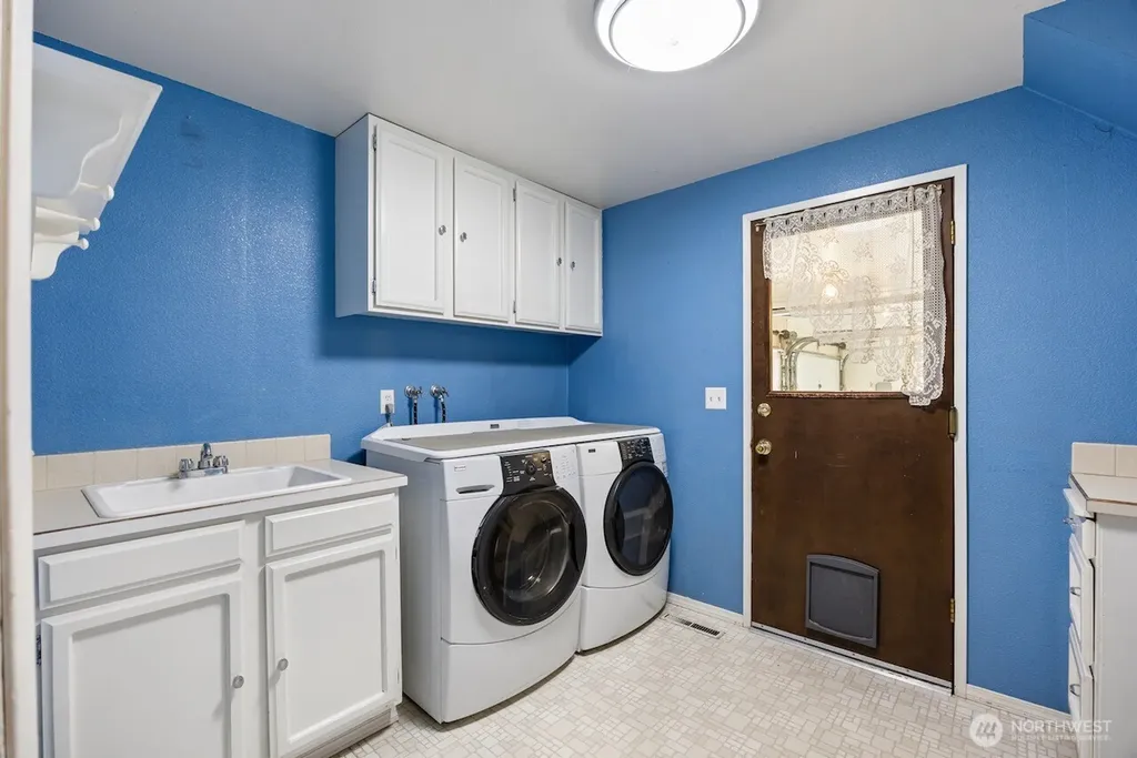 5207 NW Painted Hills Road Ephrata WA 98823