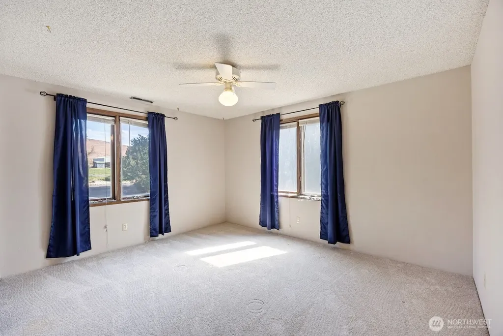 5207 NW Painted Hills Road Ephrata WA 98823