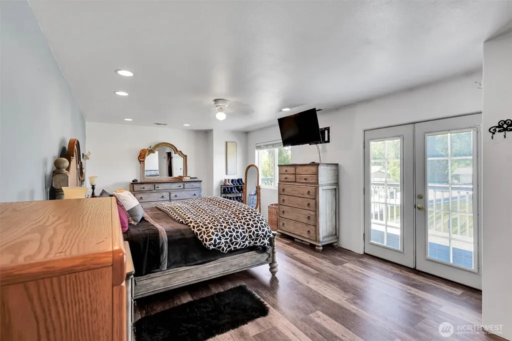 1519 95th Street E Tacoma WA 98445