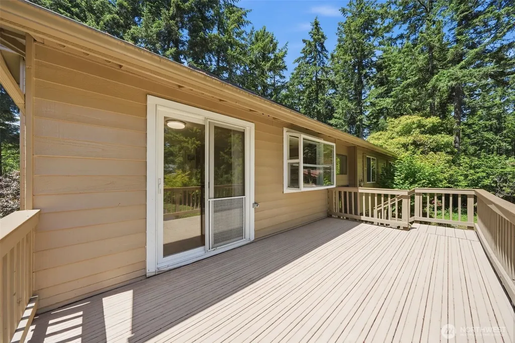5625 138th Street NW Gig Harbor WA 98332