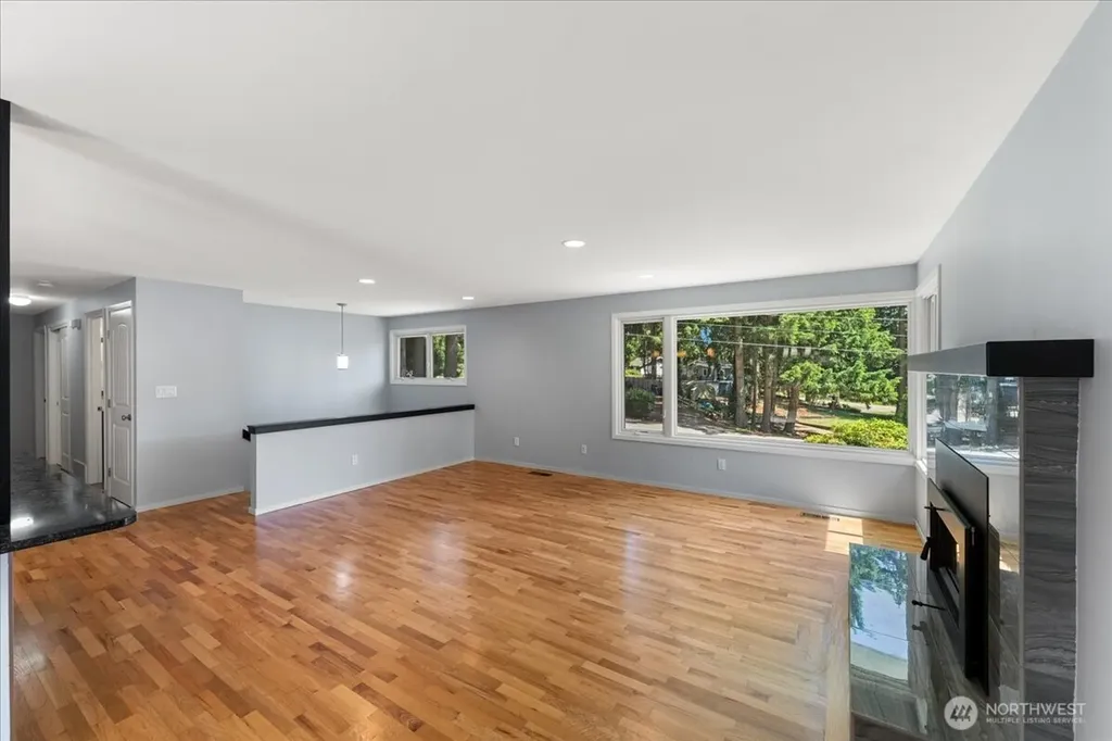 15811 205th Avenue SE Renton WA 98059