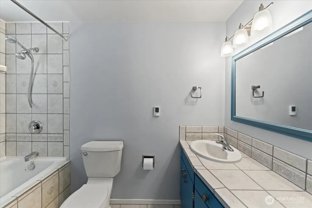 15811 205th Avenue SE Renton WA 98059