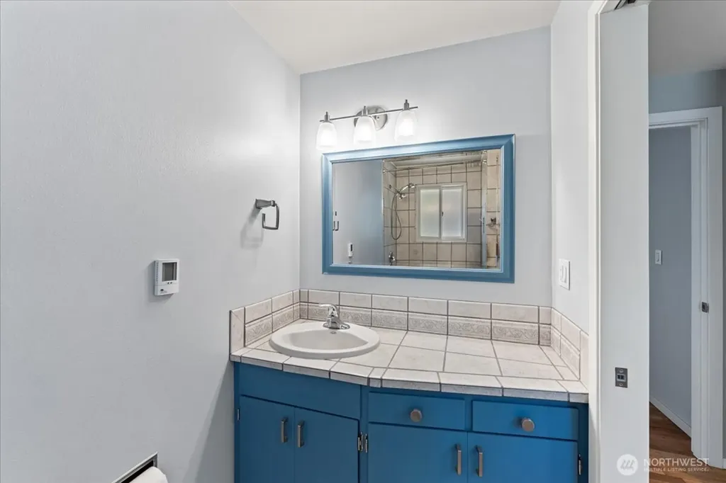 15811 205th Avenue SE Renton WA 98059