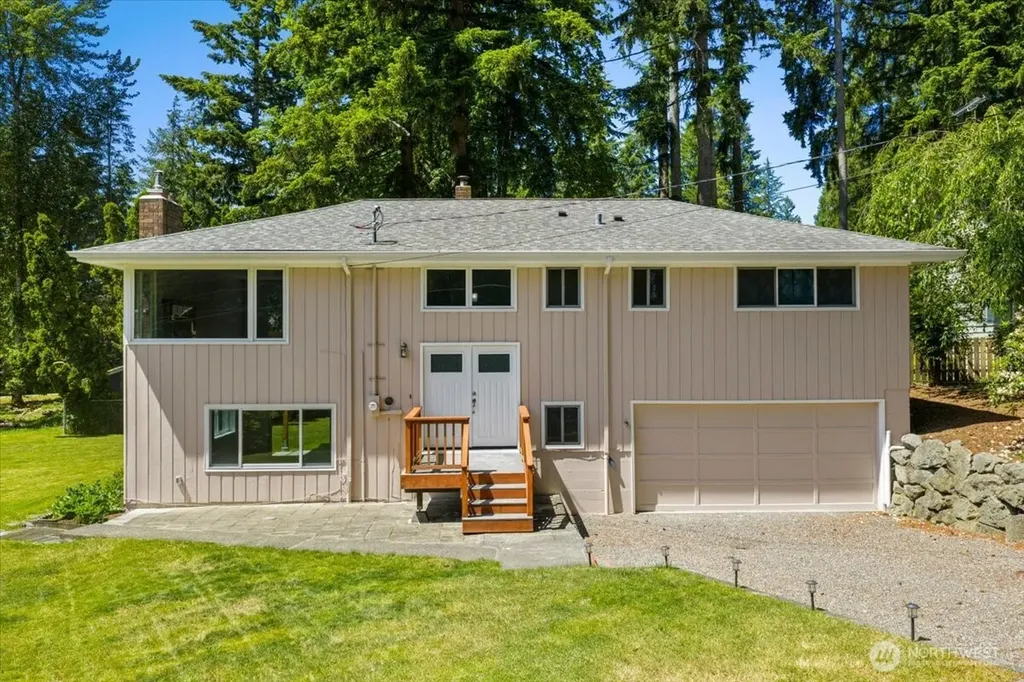 15811 205th Avenue SE Renton WA 98059
